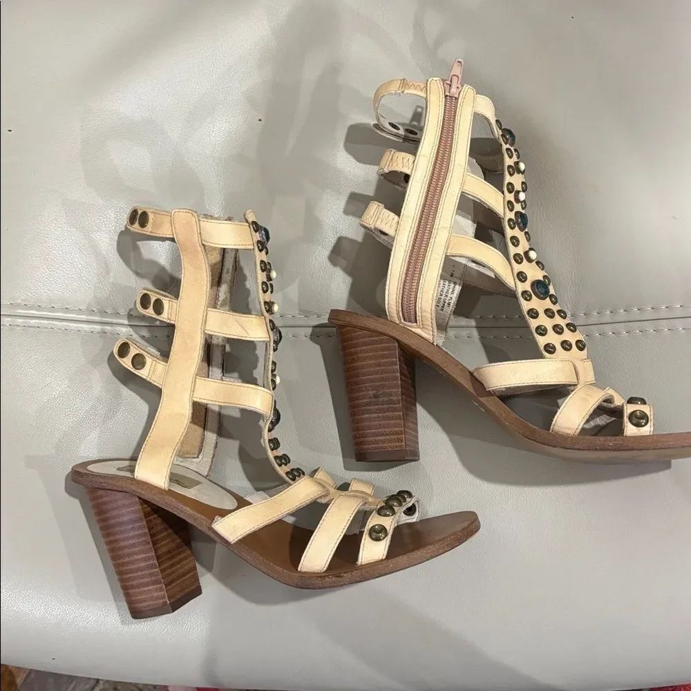 MIA limited edition Sphinx Sandals  sz 7 1/2